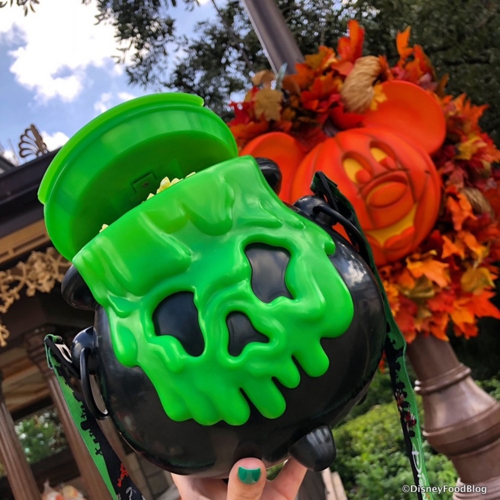 BRANDNEW COLLECTOR ITEM Poison Apple popcornbucket